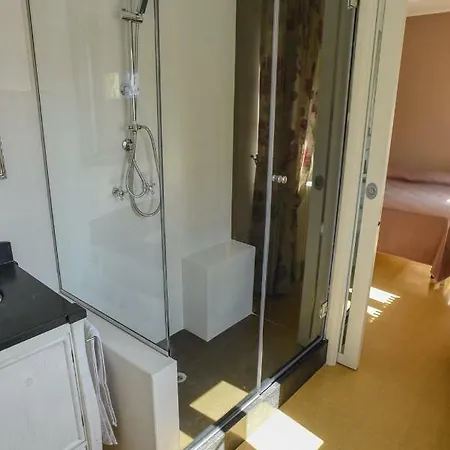 לינה וארוחת בוקר 19